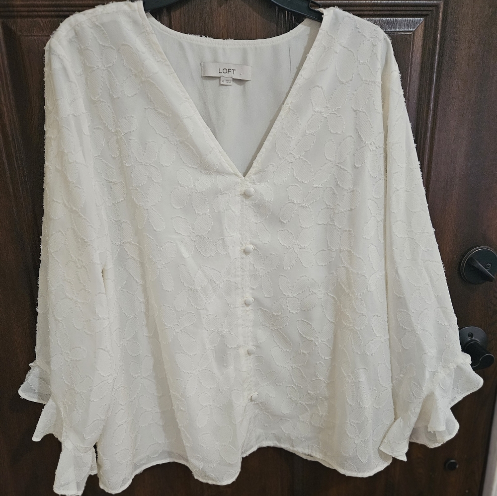 LOFT Women's White Textured Top- XL